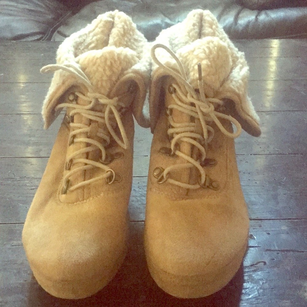 Fur lined Lace Up Wedged Booties